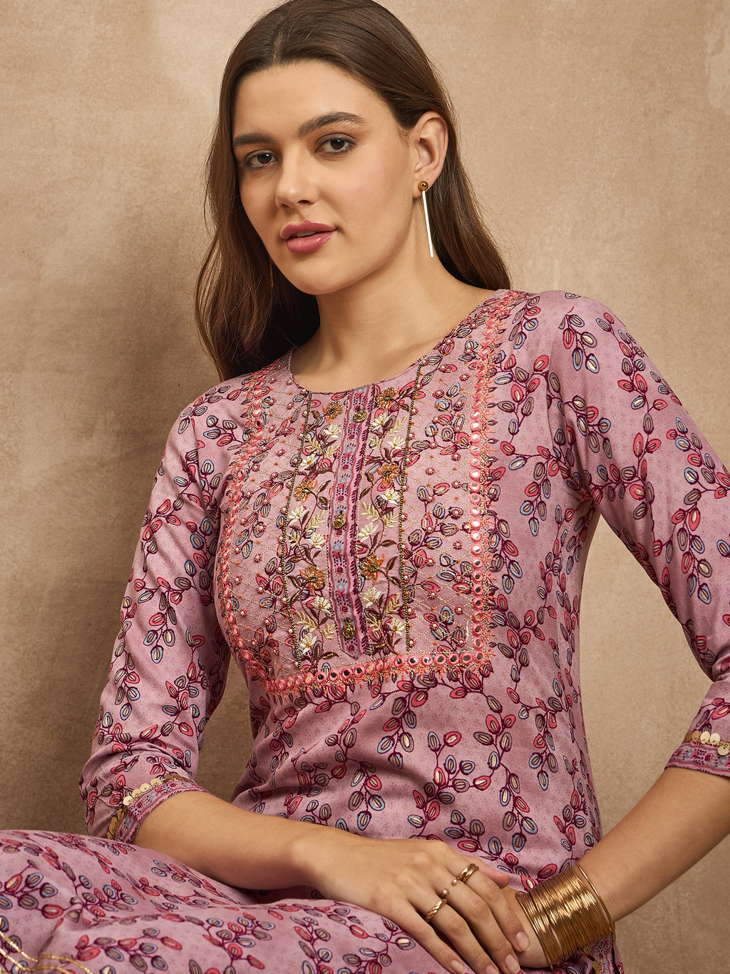 Women Floral Printed Regular Sequinned Kurta with Trousers