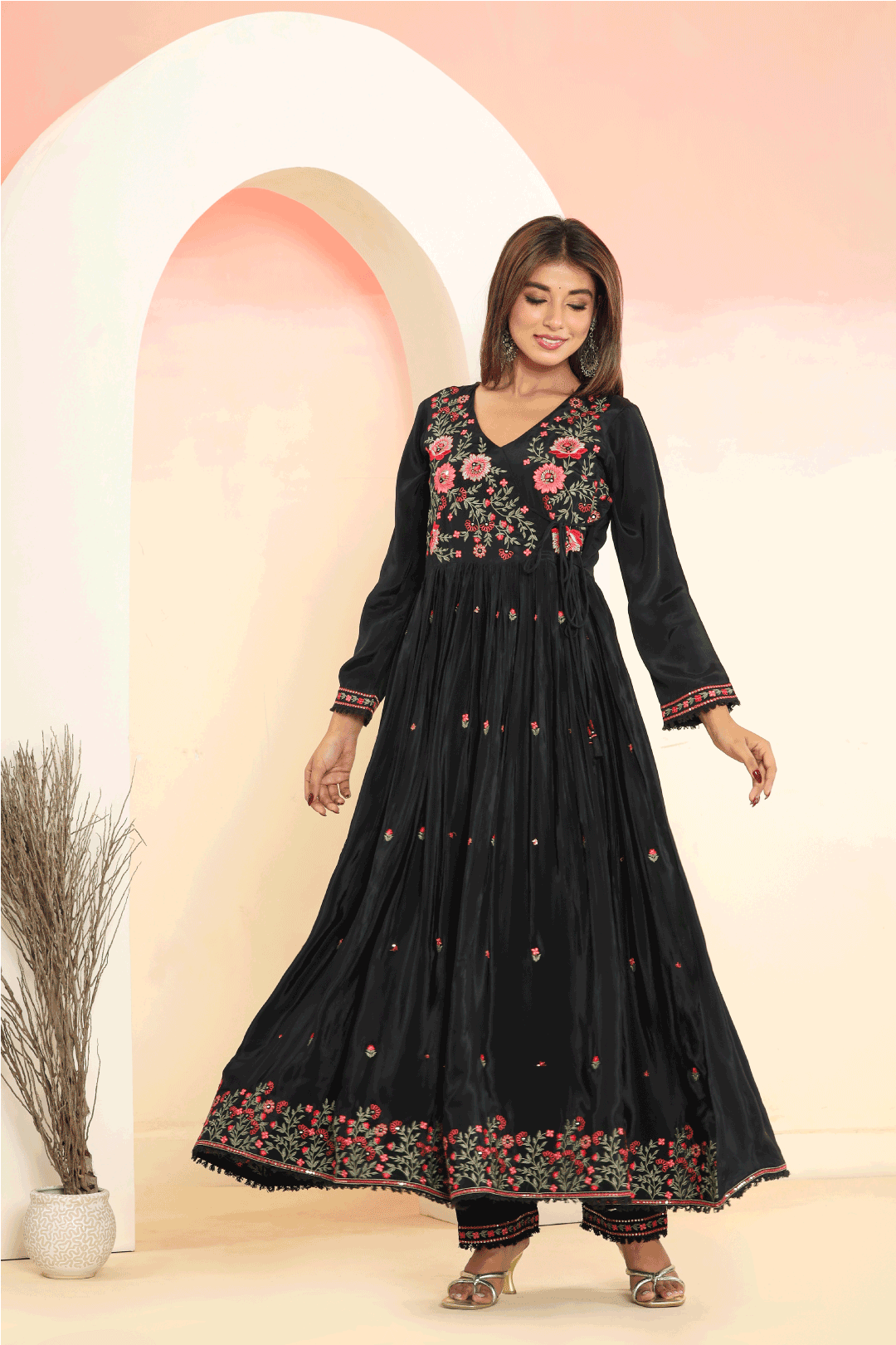 BLACK EMBROIDERED KURTA SET