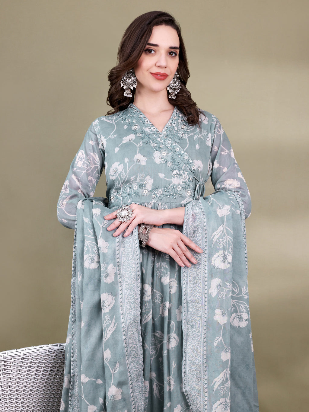 Women Floral Printed Kurti with Trousers & Dupatta