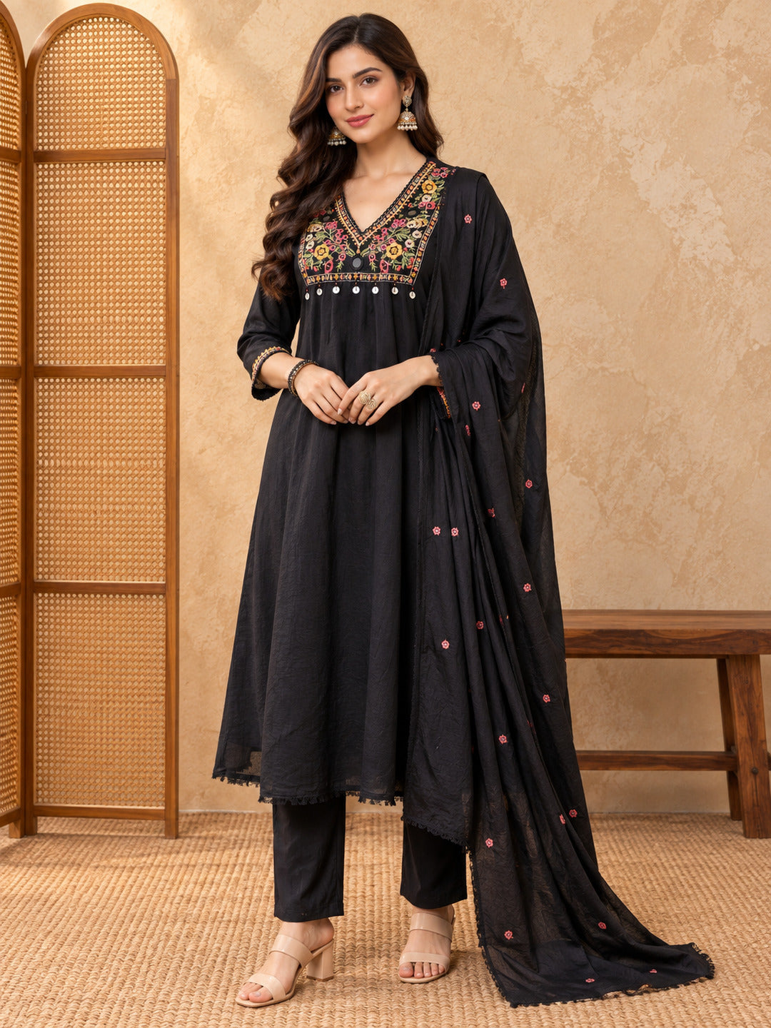 Women Floral Embroidered Regular Thread Work Kurta with Trousers & With Dupatta
