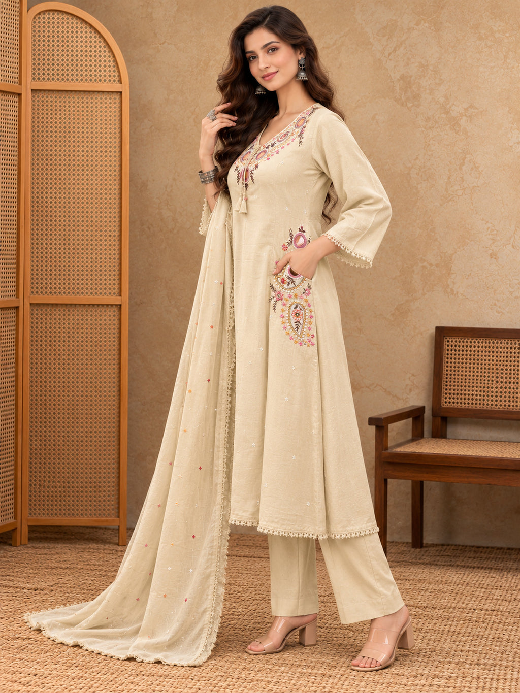Women Ethnic Motifs Embroidered Regular Mirror Work Kurta Set