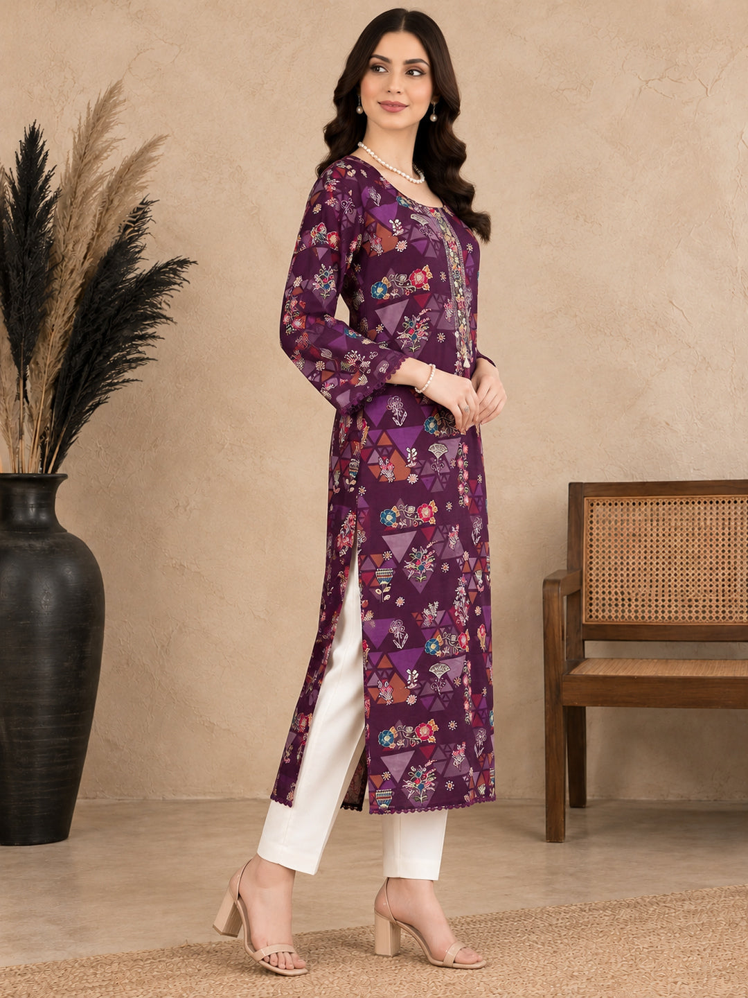 Floral Printed Round Neck Straight Kurta