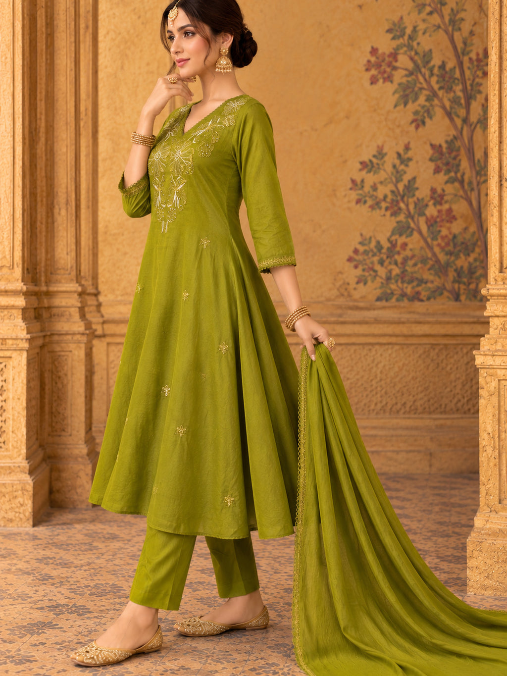Women Ethnic Motifs Embroidered Regular Thread Work Kurta with Trousers & With Dupatta