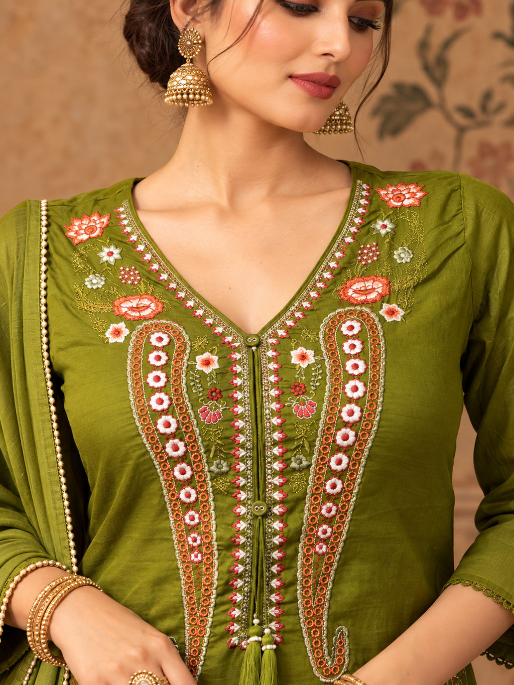 Women Ethnic Motifs Embroidered Regular Thread Work Kurta with Trousers & With Dupatta