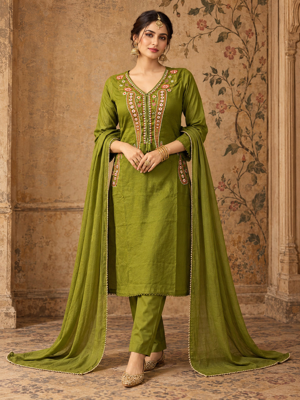 Women Ethnic Motifs Embroidered Regular Thread Work Kurta with Trousers & With Dupatta