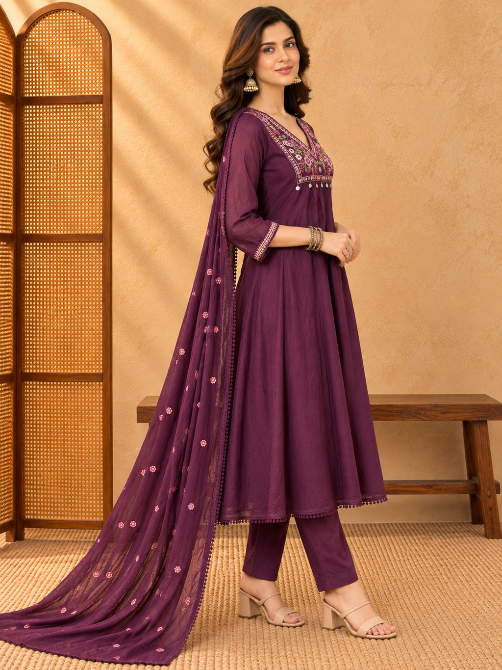 Women Floral Embroidered Empire Thread Work Kurta with Trousers & With Dupatta