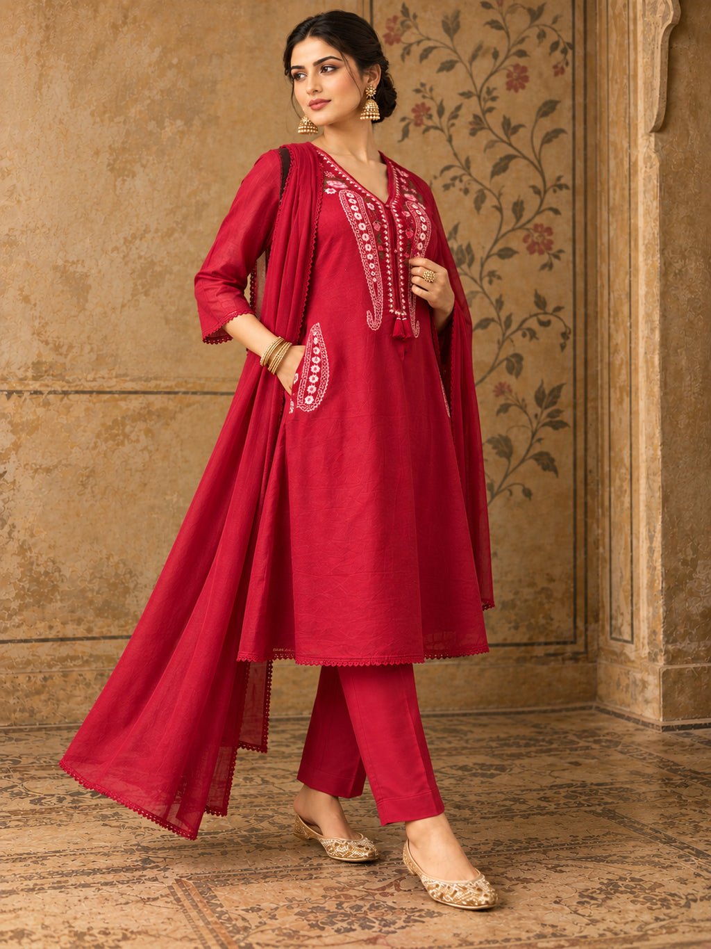 Women Floral Embroidered Regular Thread Work Kurta with Trousers & With Dupatta