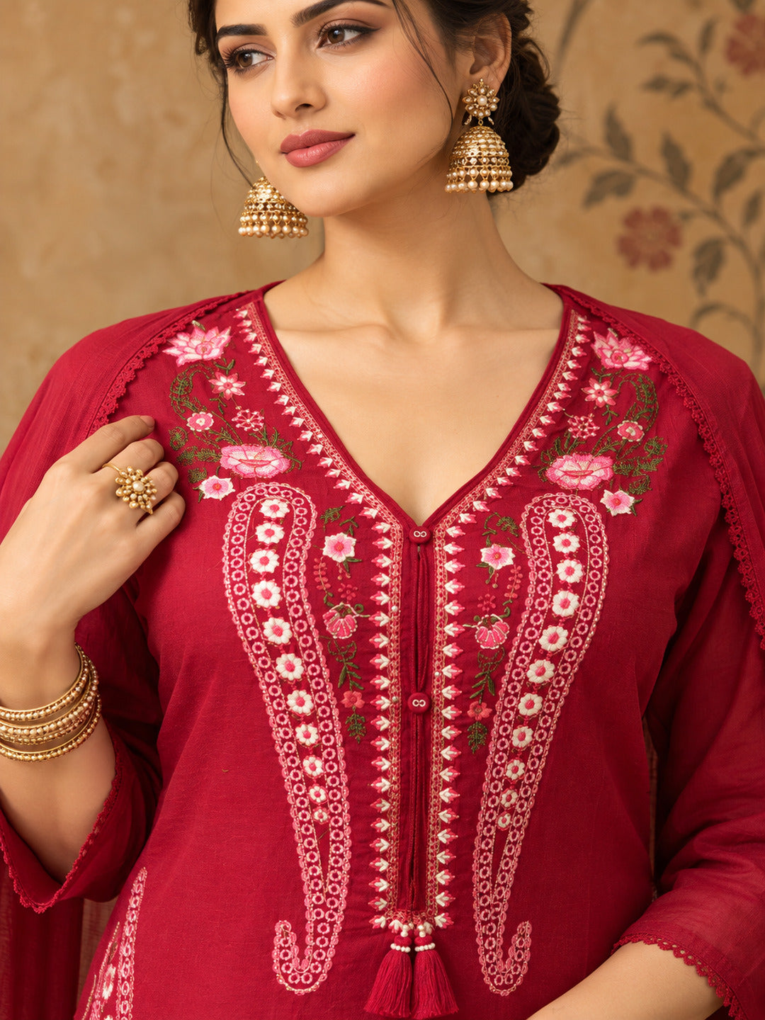 Women Floral Embroidered Regular Thread Work Kurta with Trousers & With Dupatta