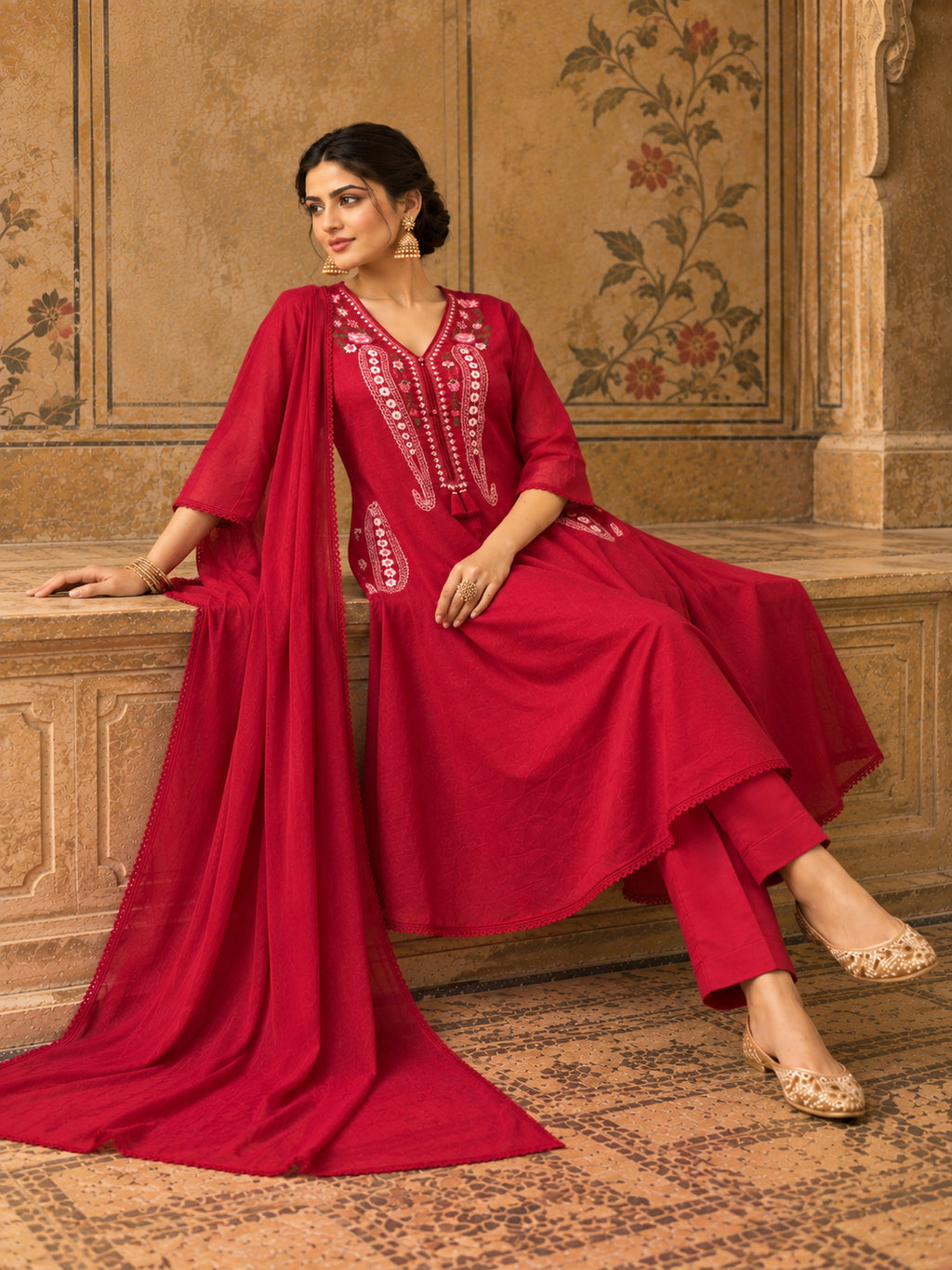 Women Floral Embroidered Regular Thread Work Kurta with Trousers & With Dupatta