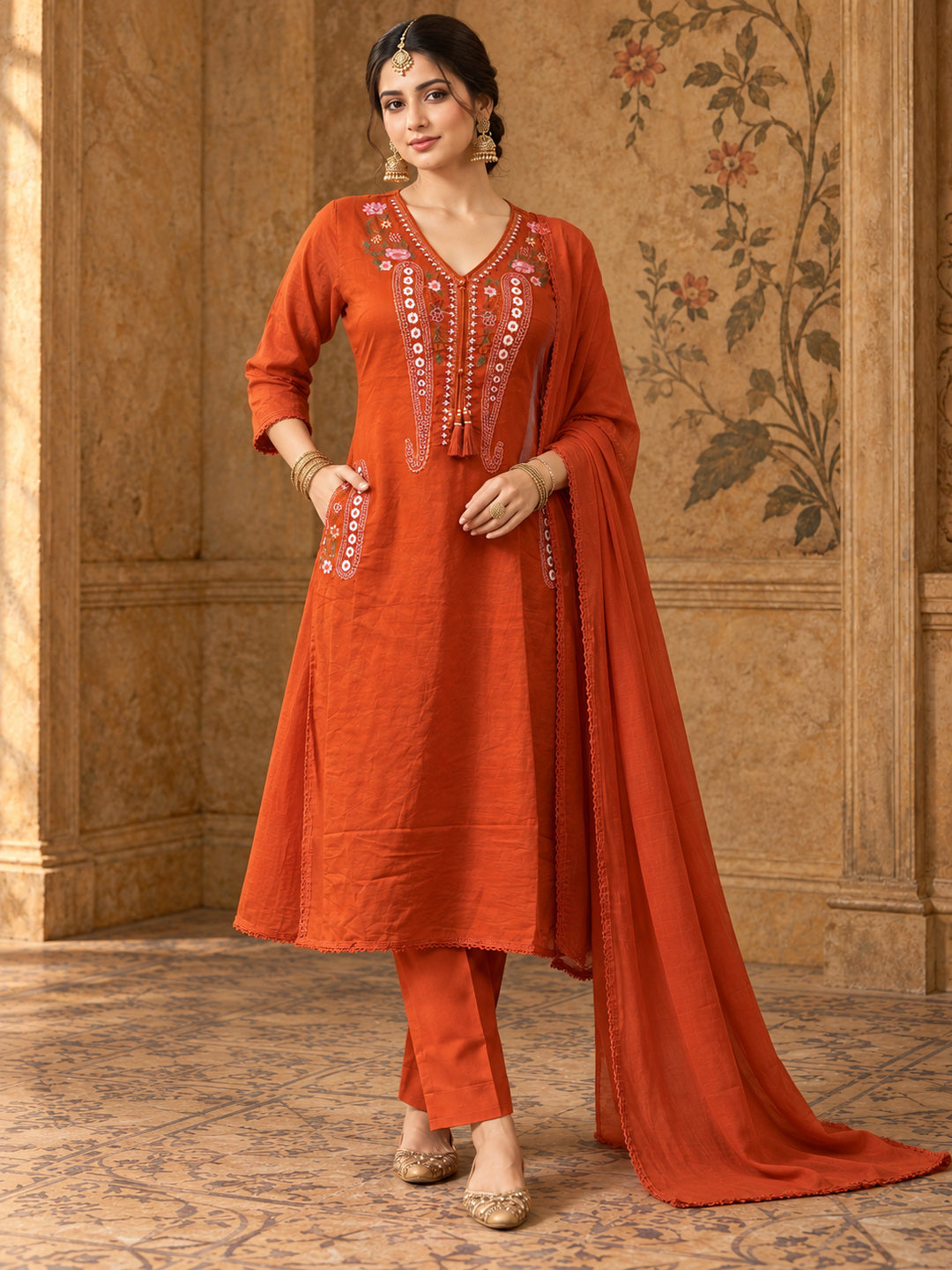 Women Floral Embroidered Regular Thread Work Kurta with Trousers & With Dupatta