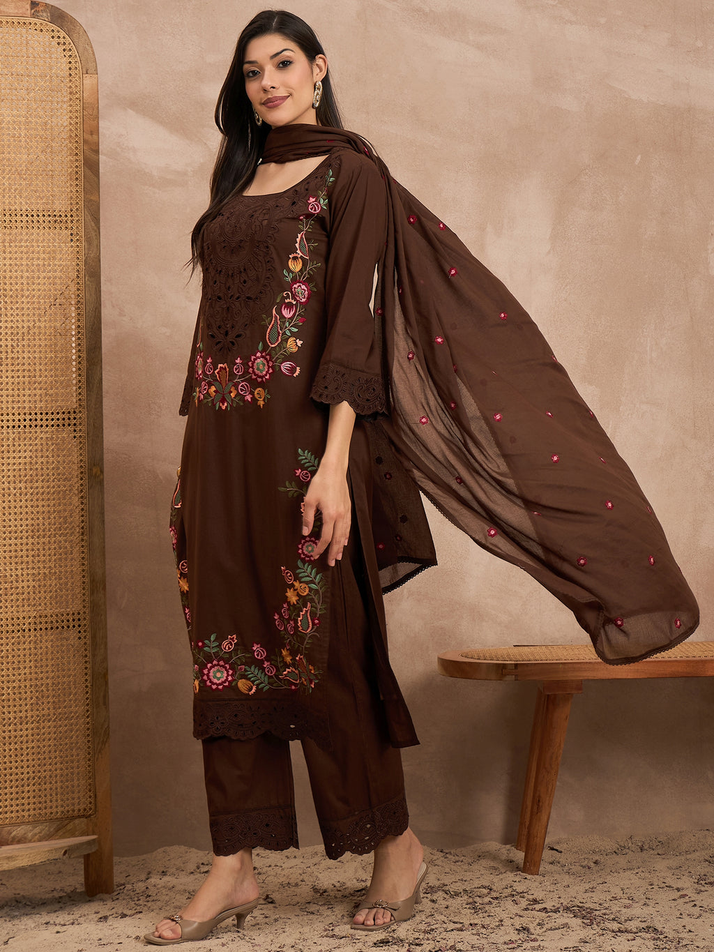 Women Floral Embroidered Regular Thread Work Kurta With Trousers & Dupatta