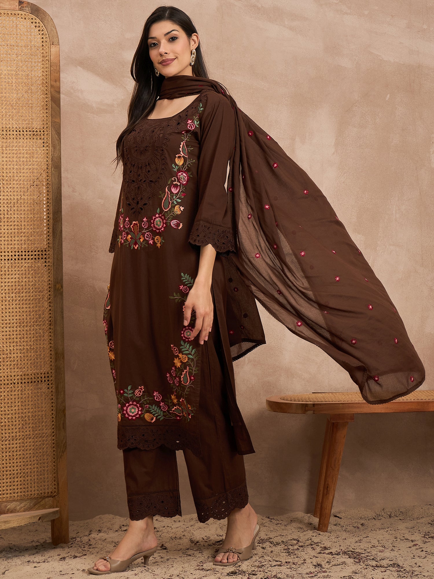 Women Floral Embroidered Regular Thread Work Kurta With Trousers & Dupatta