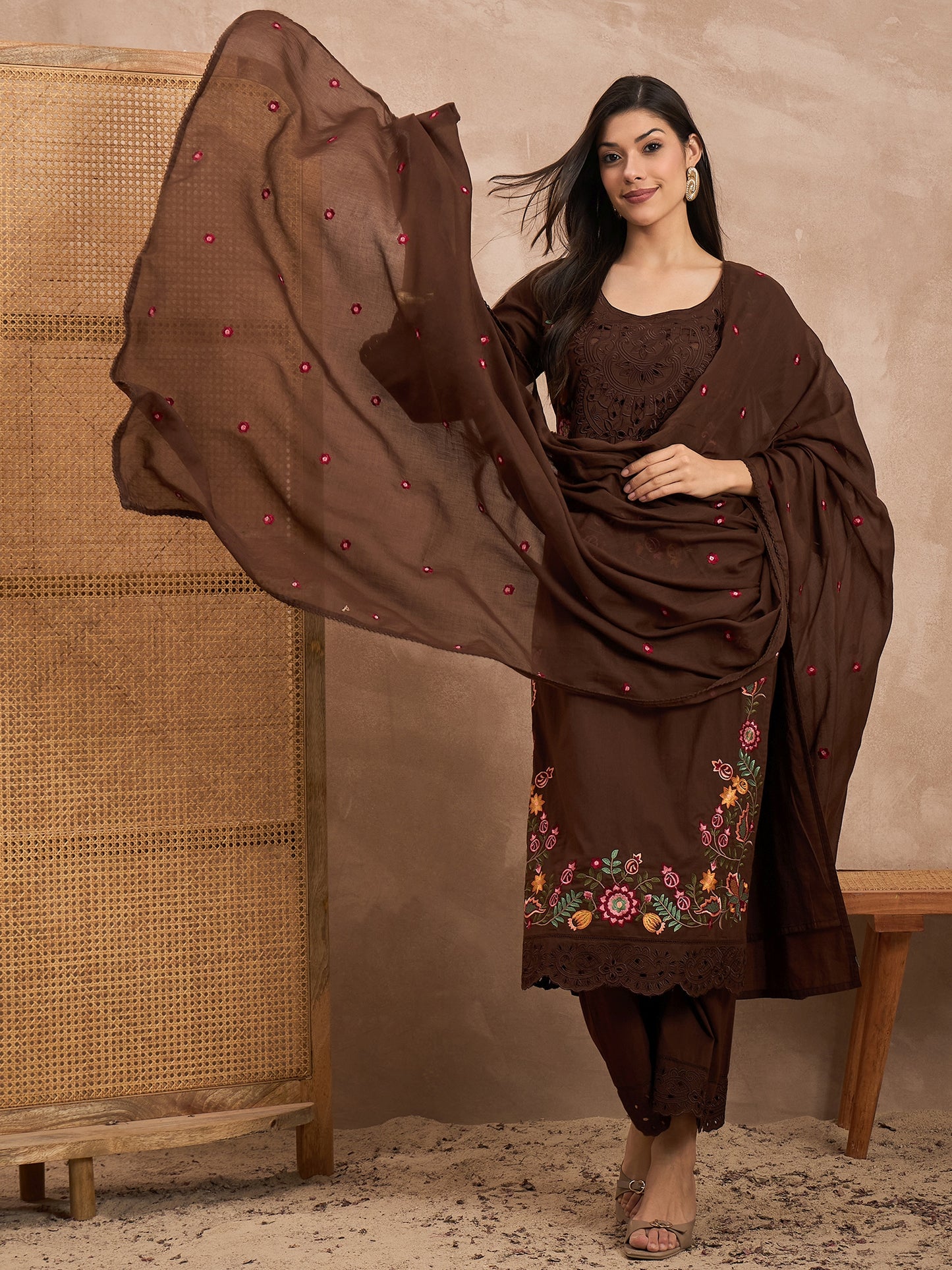 Women Floral Embroidered Regular Thread Work Kurta With Trousers & Dupatta