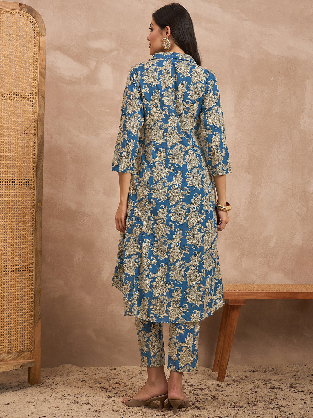 Women Ethnic Motifs Printed Cotton Kurta with Trousers