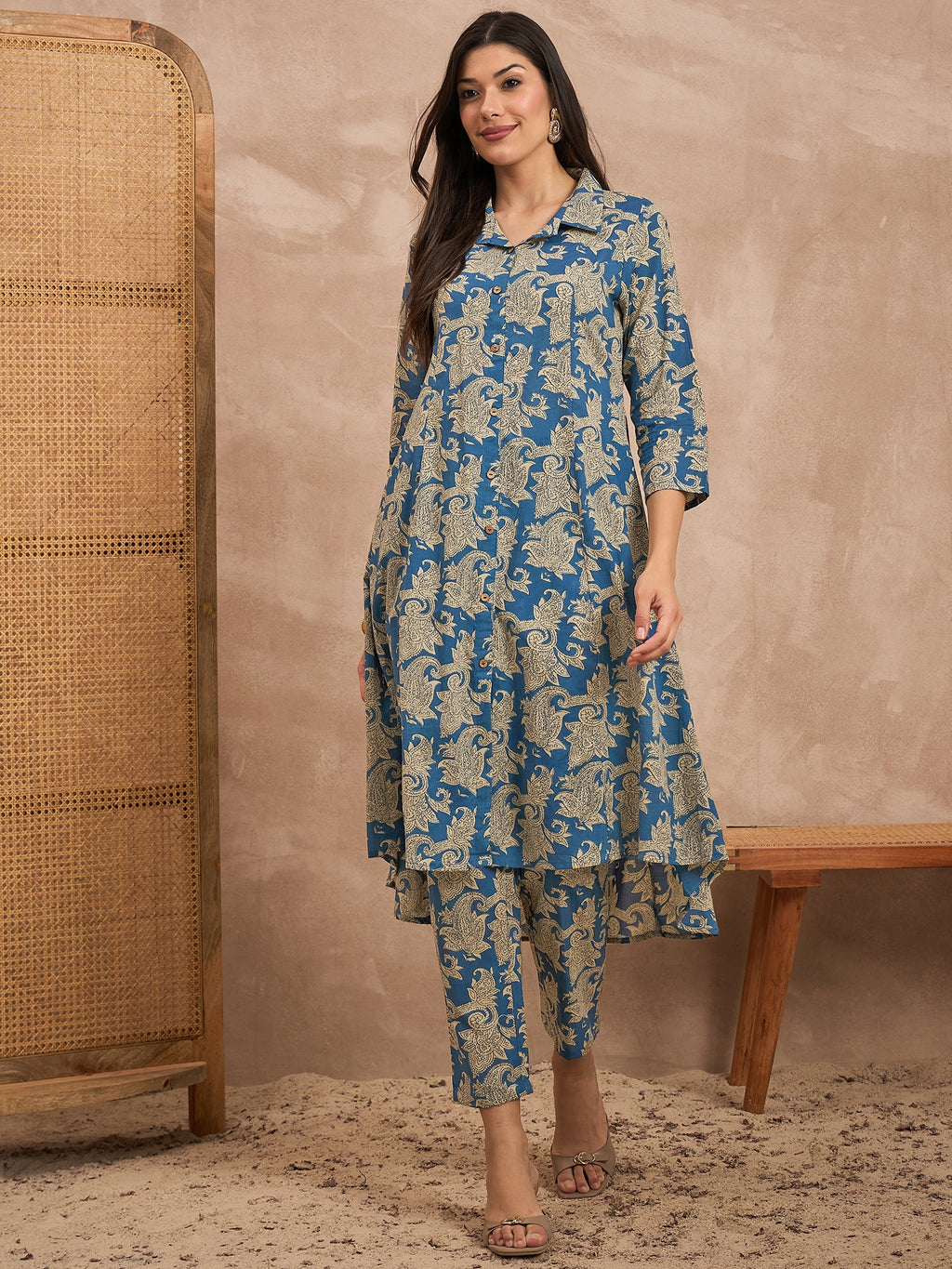 Women Ethnic Motifs Printed Cotton Kurta with Trousers