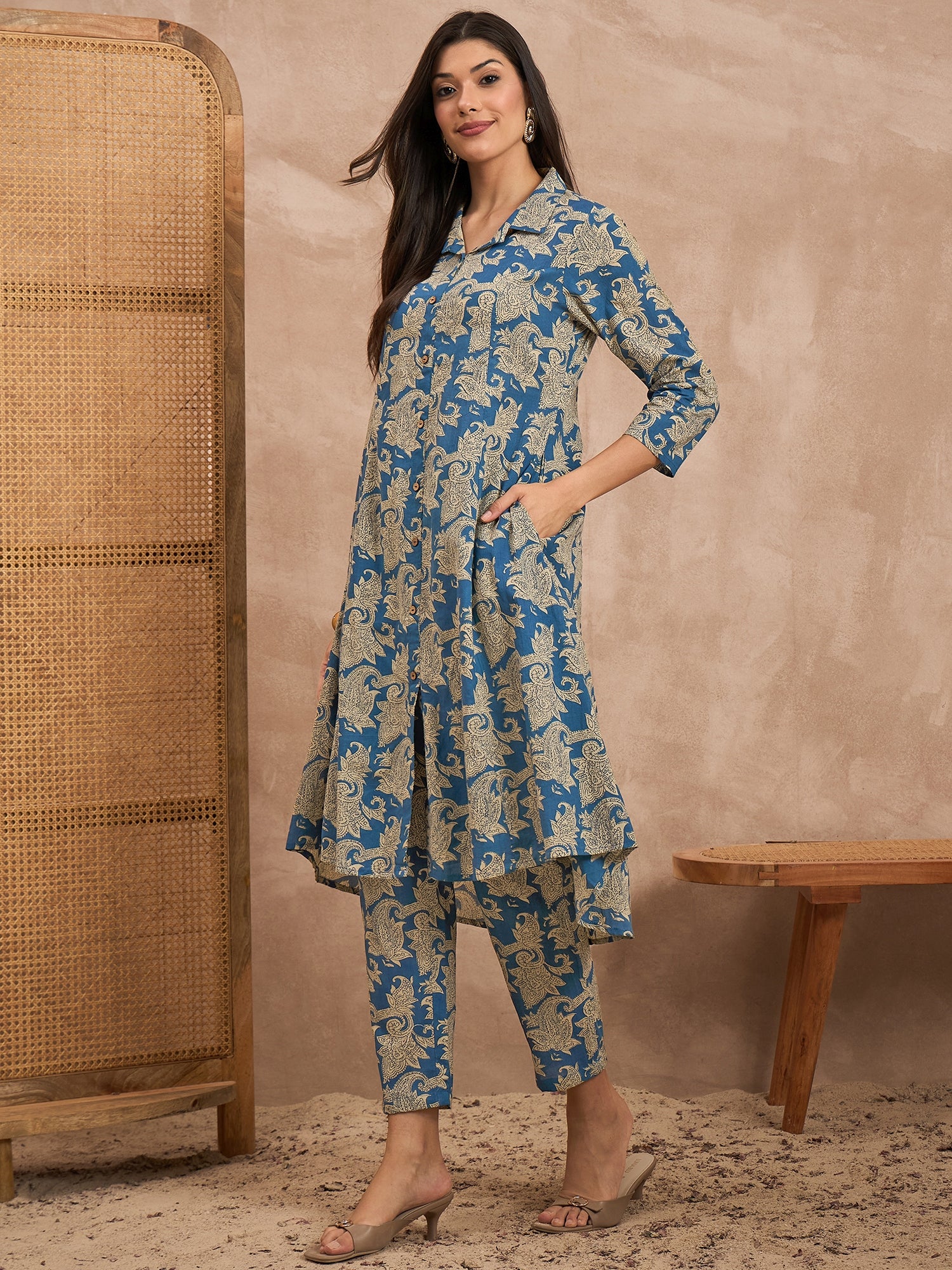 Women Ethnic Motifs Printed Cotton Kurta with Trousers