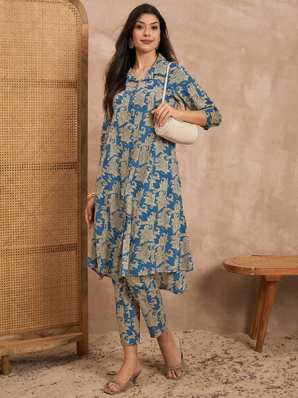 Women Ethnic Motifs Printed Cotton Kurta with Trousers