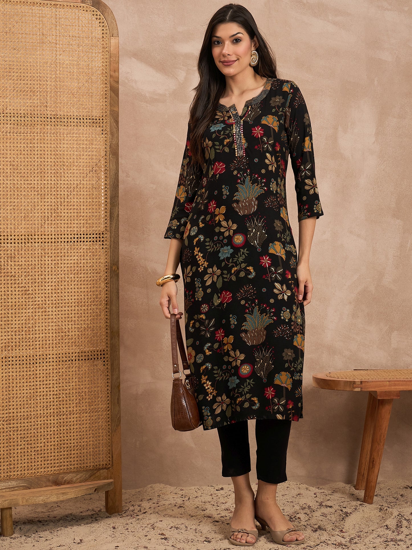 Women Ethnic Motifs Printed Round Neck Long Sleeves Straight Kurta