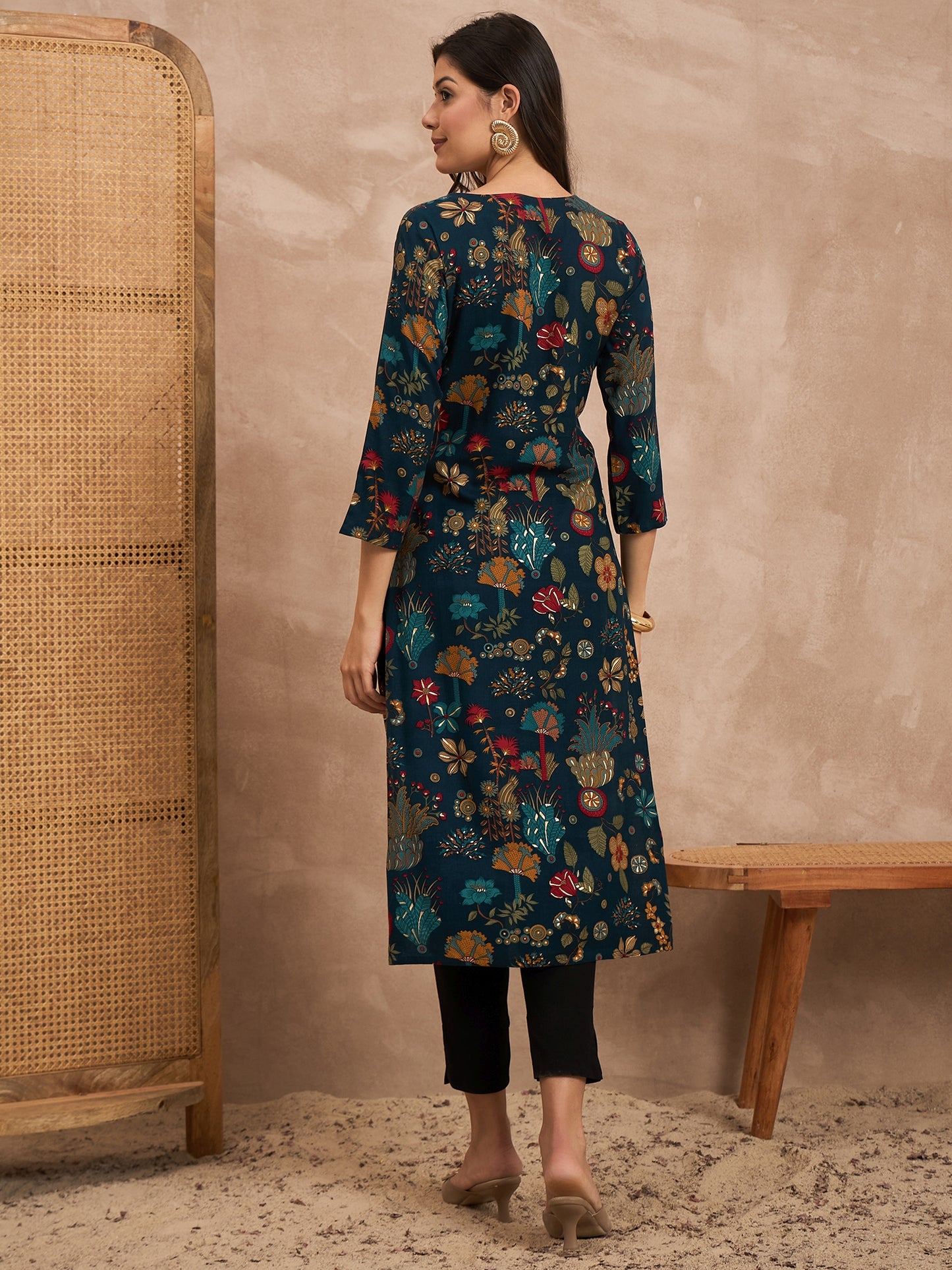 Women Floral Printed Beads and Stones Straight Kurta