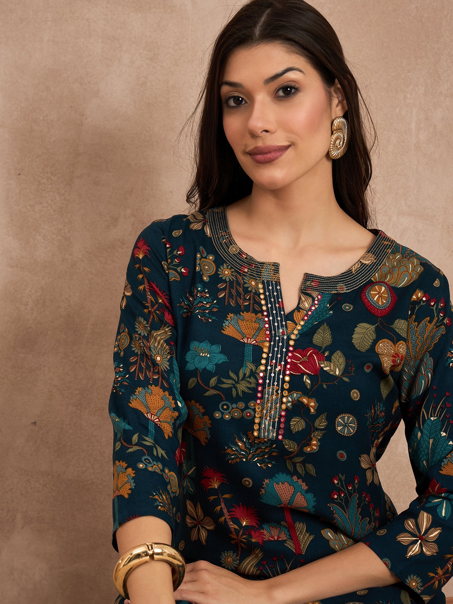 Women Floral Printed Beads and Stones Straight Kurta