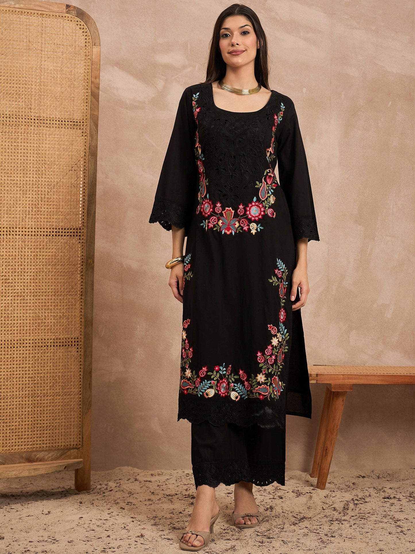 Women Floral Embroidered Thread Work Straight Kurta with Palazzos & Dupatta