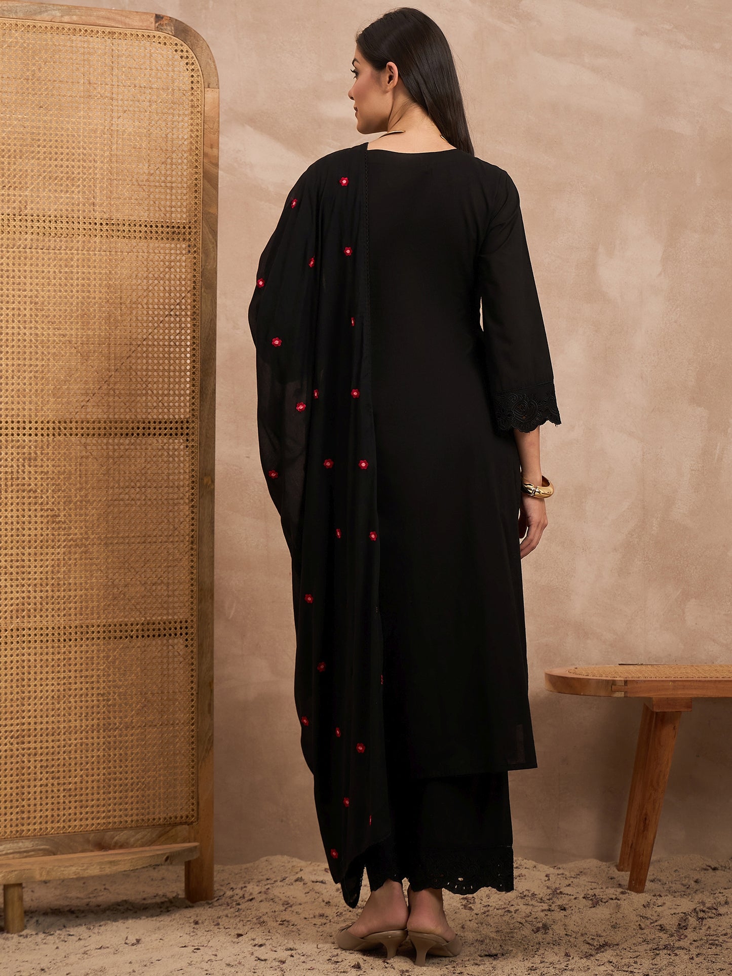 Women Floral Embroidered Thread Work Straight Kurta with Palazzos & Dupatta