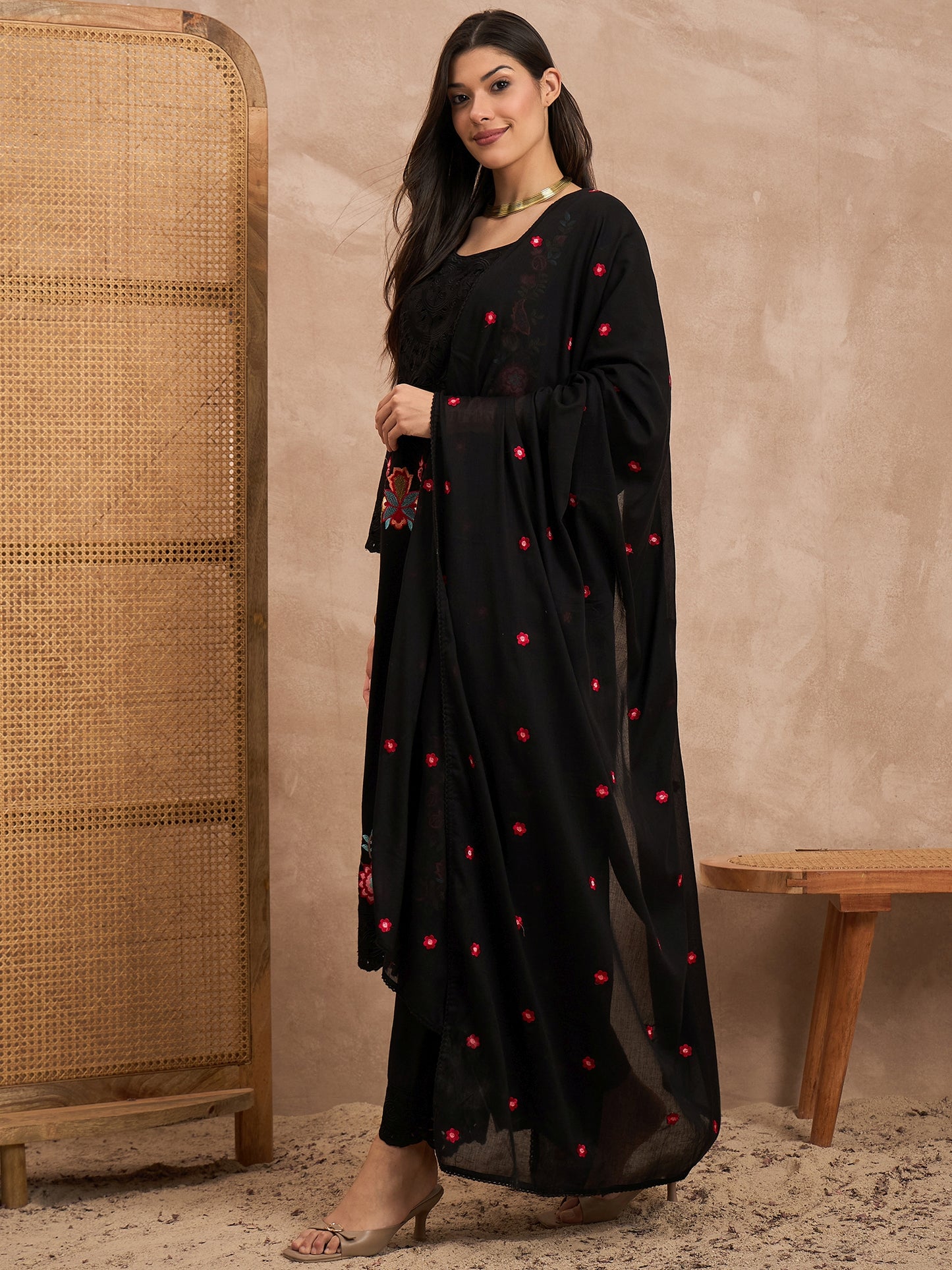 Women Floral Embroidered Thread Work Straight Kurta with Palazzos & Dupatta