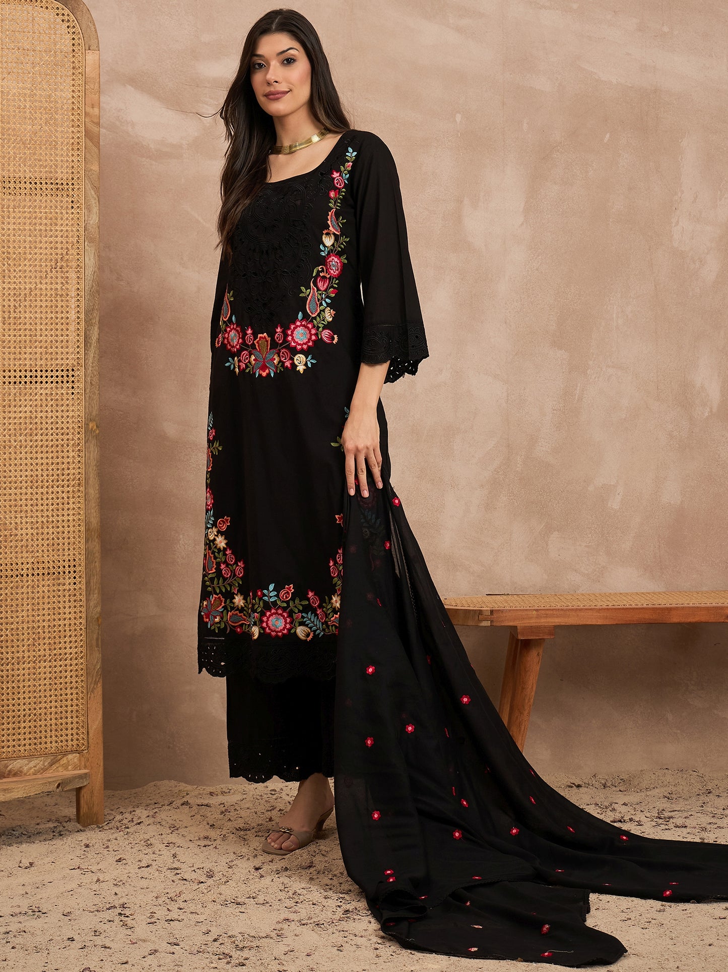 Women Floral Embroidered Thread Work Straight Kurta with Palazzos & Dupatta
