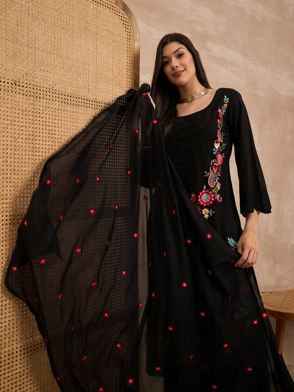 Women Floral Embroidered Thread Work Straight Kurta with Palazzos & Dupatta