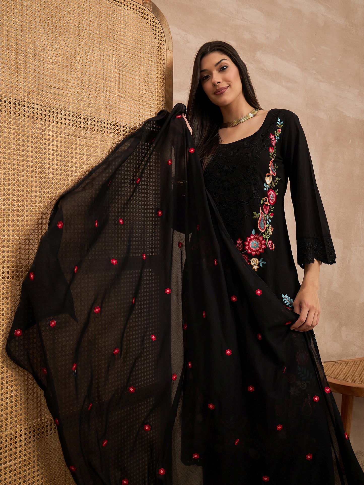 Women Floral Embroidered Thread Work Straight Kurta with Palazzos & Dupatta