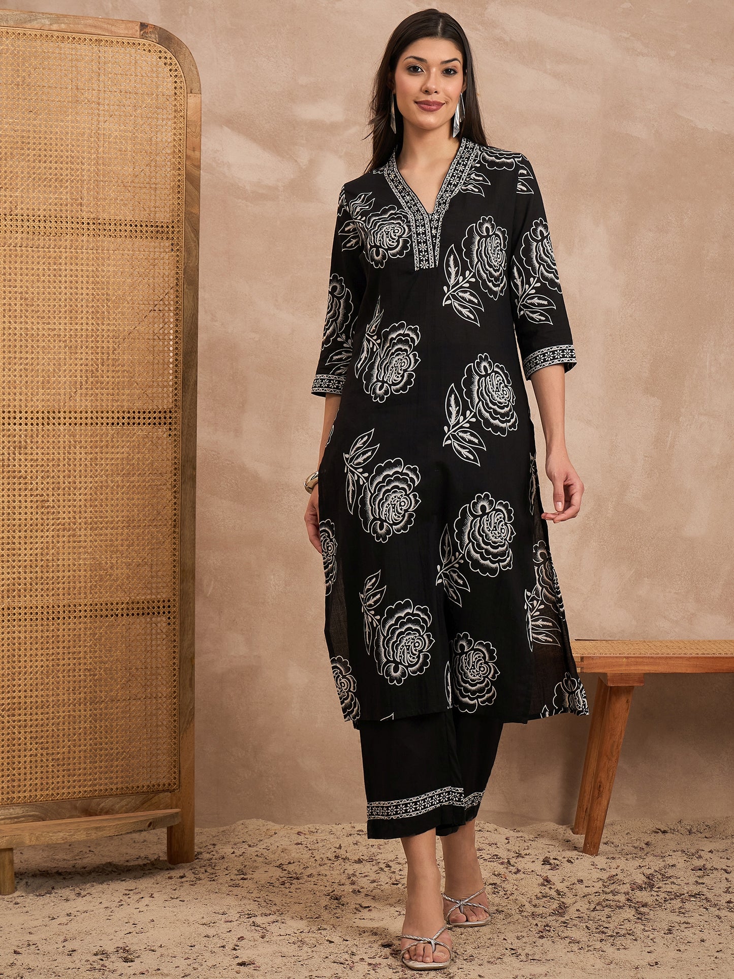 Women Floral Printed Cotton Kurta with Trousers & Dupatta