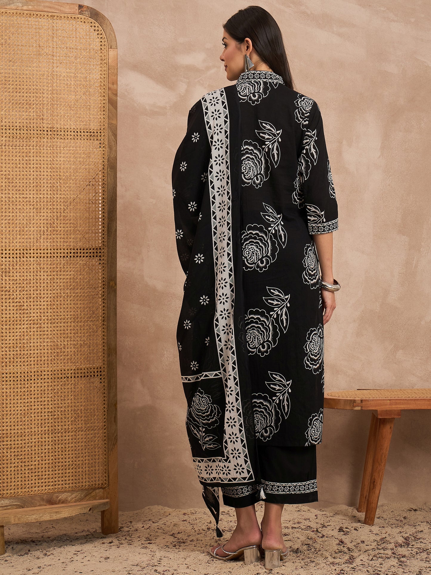 Women Floral Printed Cotton Kurta with Trousers & Dupatta
