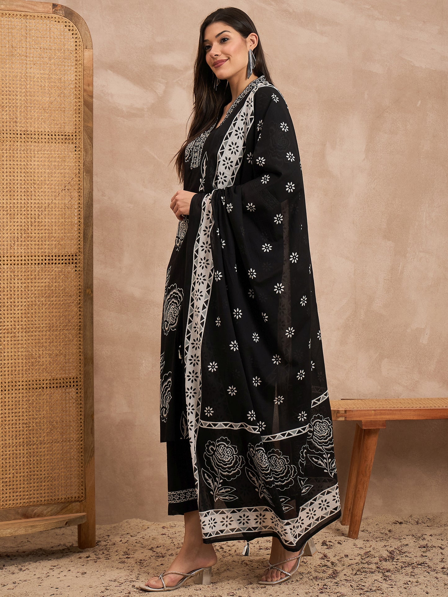Women Floral Printed Cotton Kurta with Trousers & Dupatta