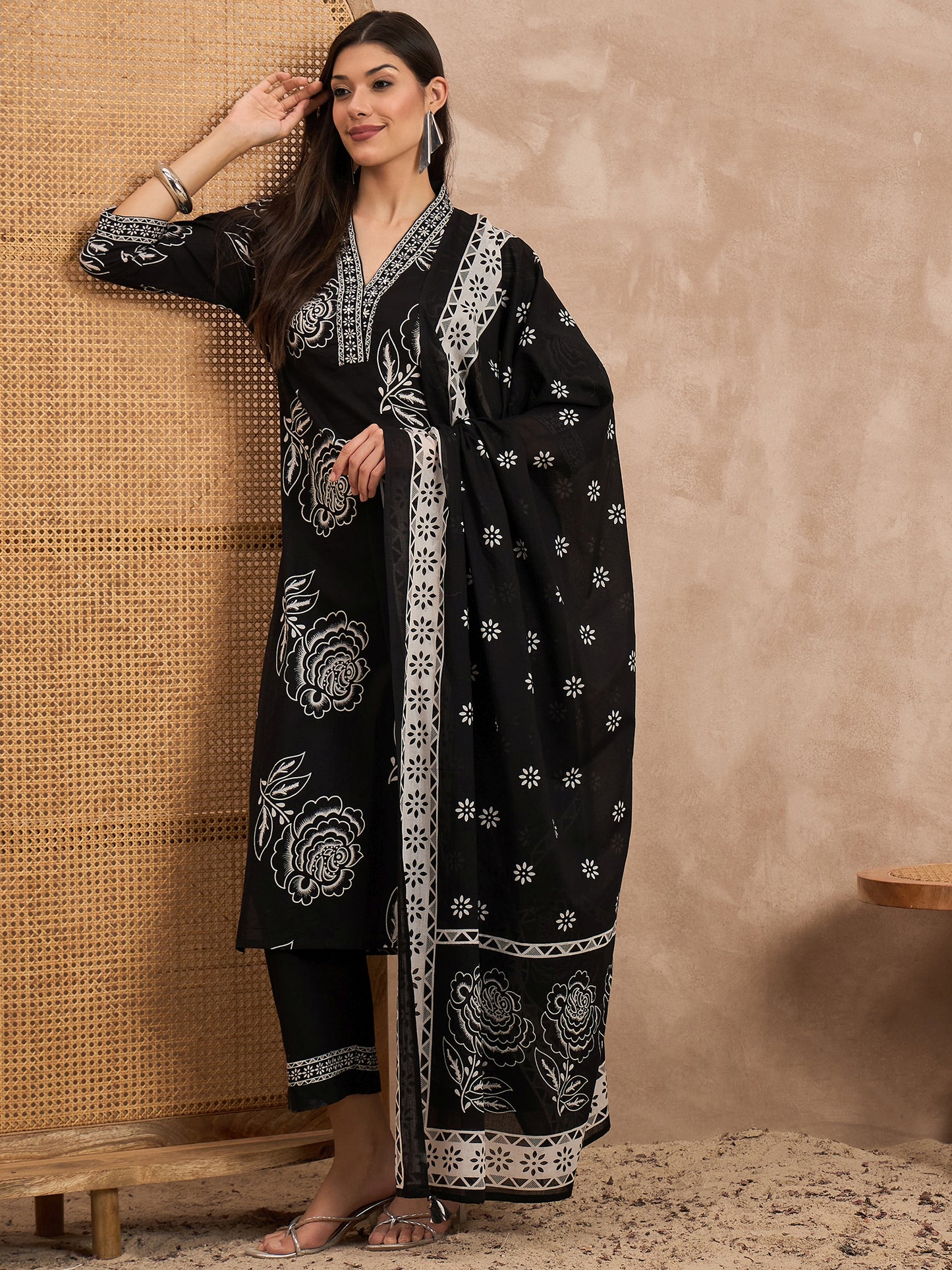 Women Floral Printed Cotton Kurta with Trousers & Dupatta