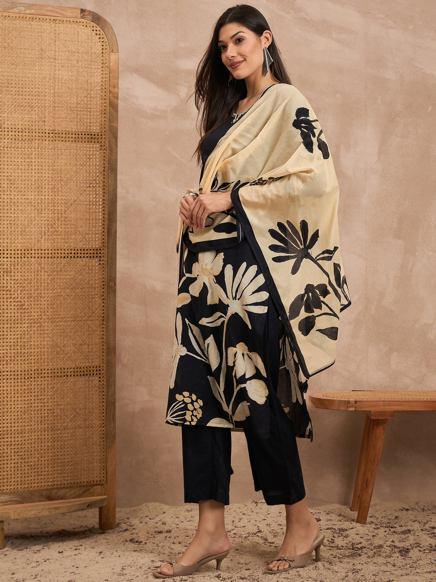 Women Floral Printed Cotton Kurta with Trousers & Dupatta
