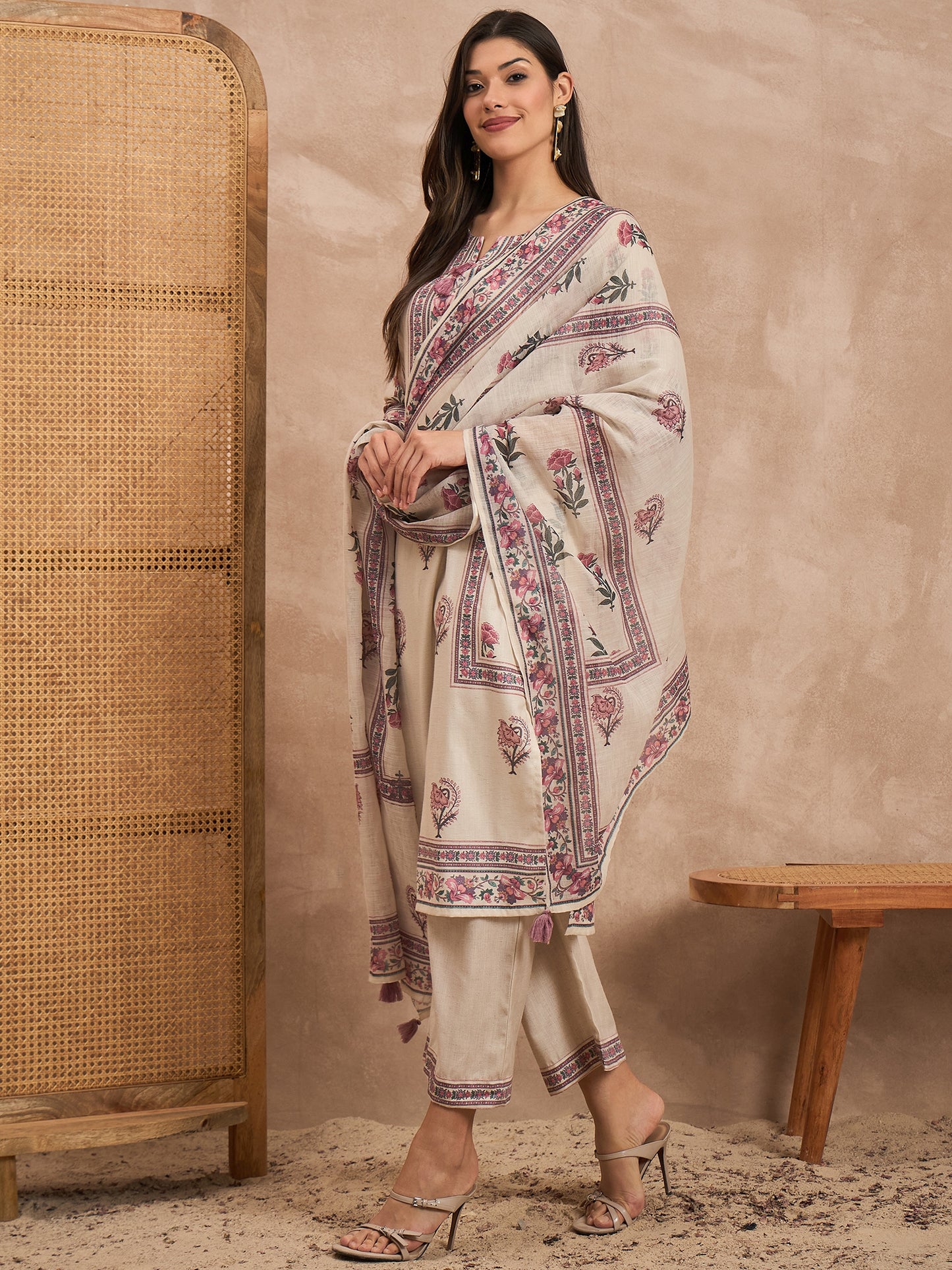 Women Ethnic Motifs Printed Straight Kurta with Trouser & Dupatta