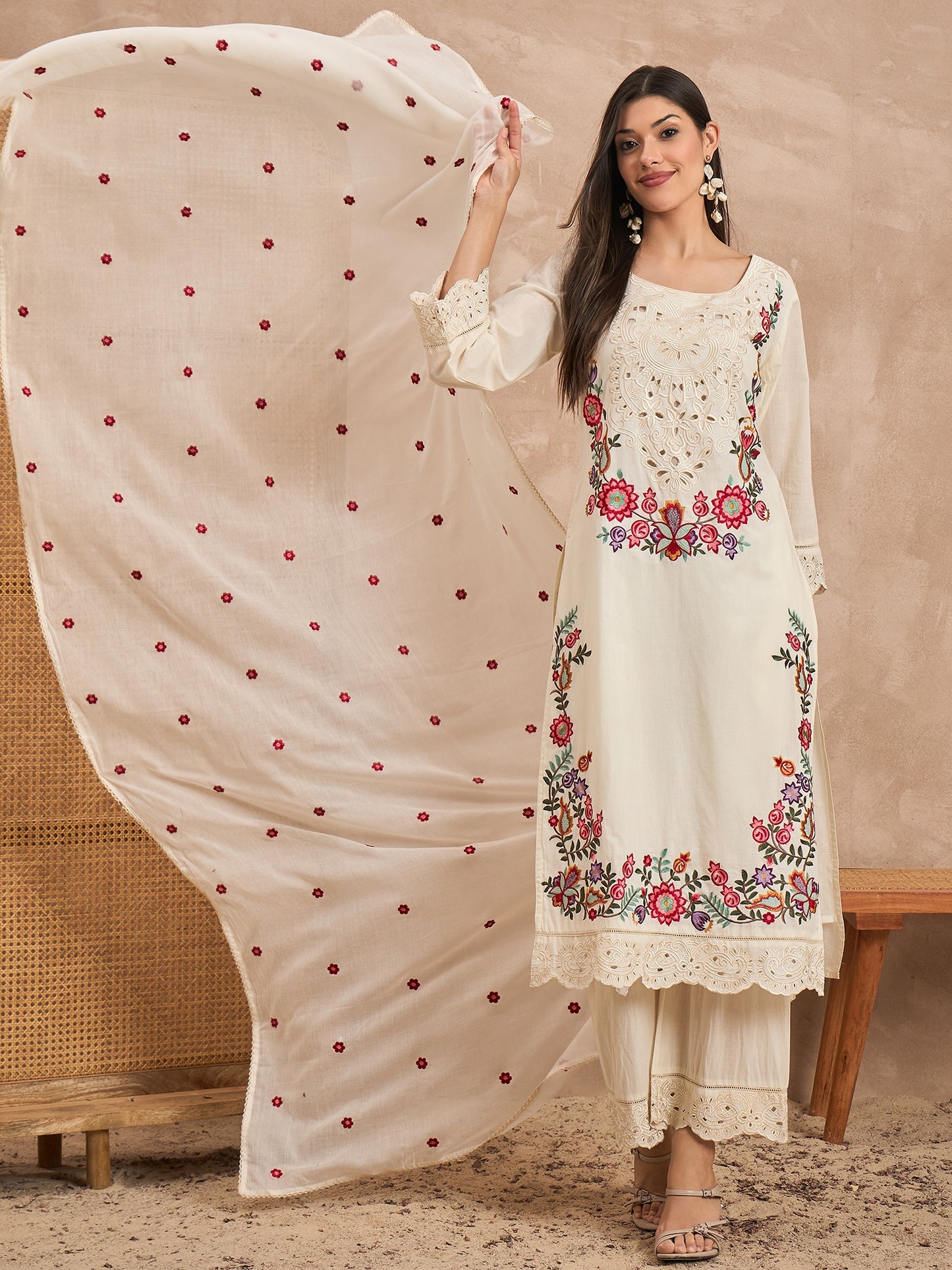Women Floral Embroidered Thread Work Straight Kurta with Trouser & Dupatta