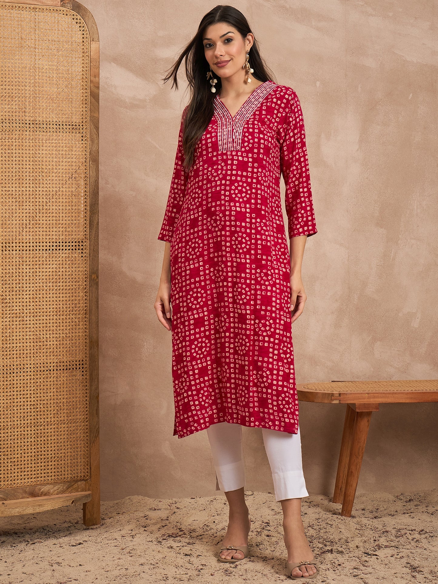 Geometric Printed V-Neck Sequinned Straight Kurta