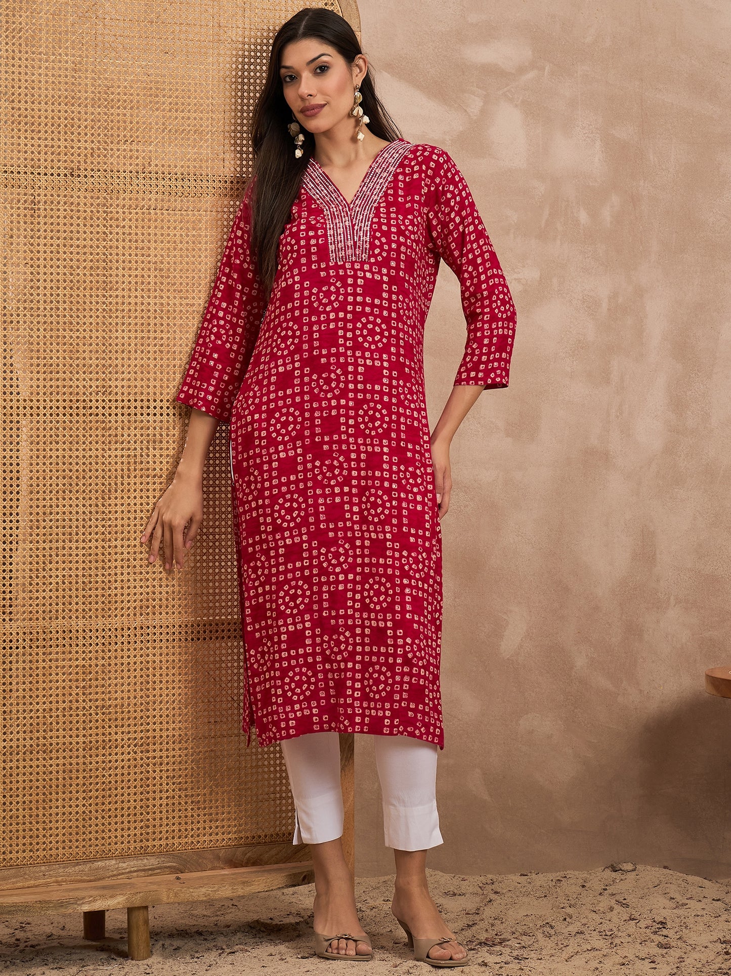 Geometric Printed V-Neck Sequinned Straight Kurta