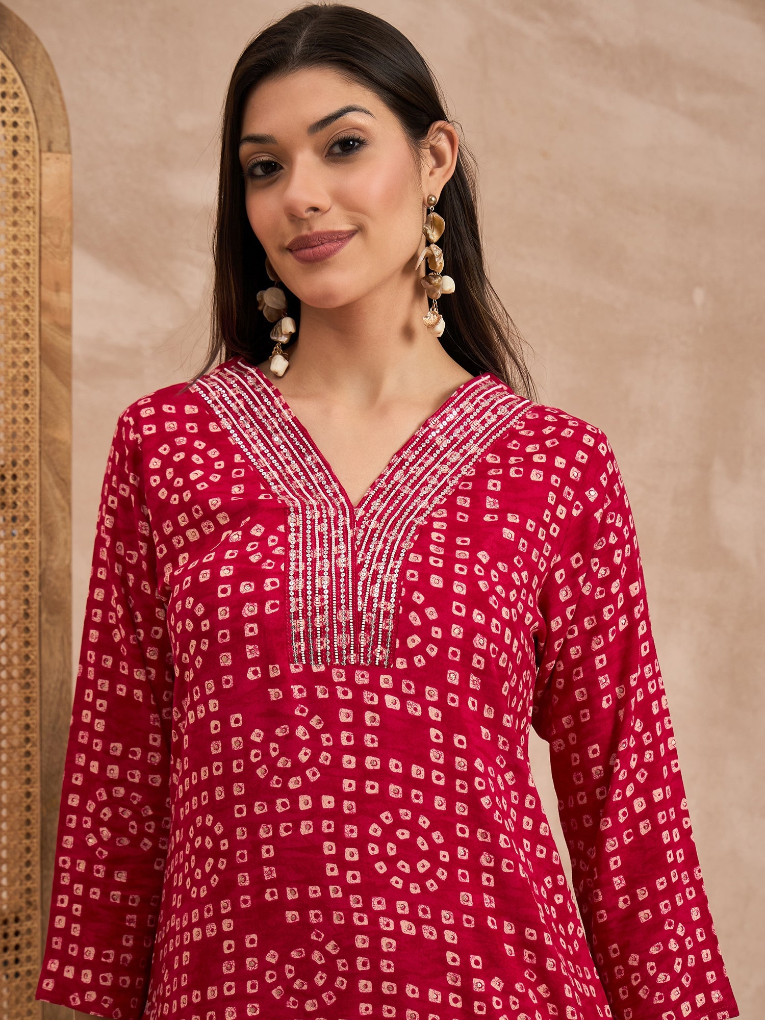 Geometric Printed V-Neck Sequinned Straight Kurta